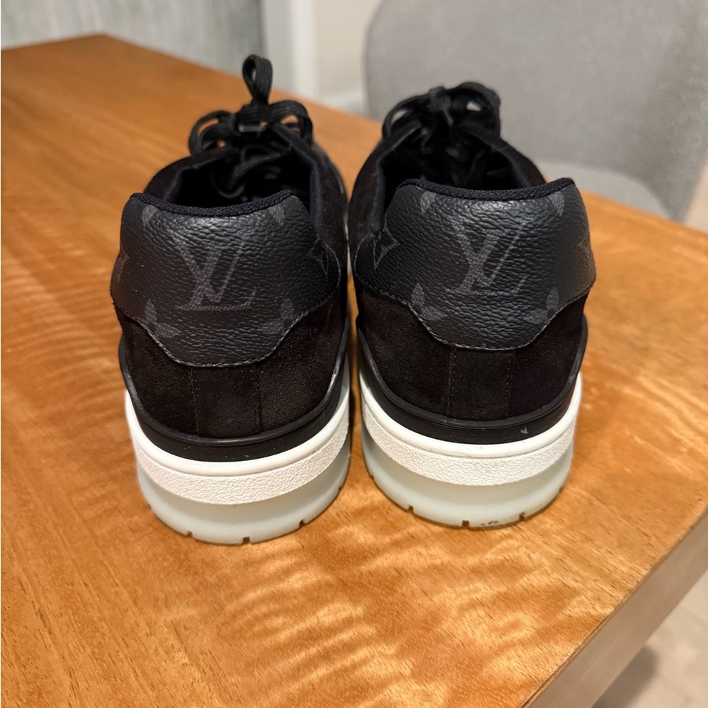Louis Vuitton Black and White Men's Sneakers - Picture 4 of 6
